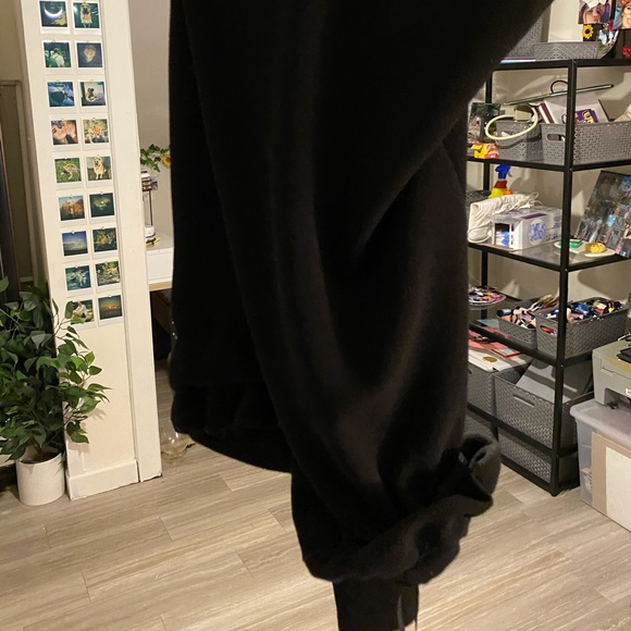 Clothes - Picture 8 of 12